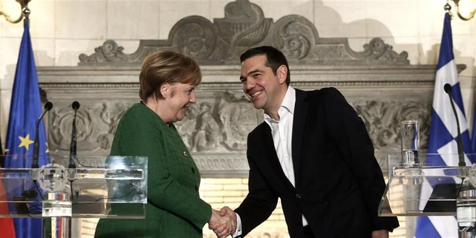 Handelsblatt: Γιατί είναι ξαφνικά ευπρόσδεκτη η Μέρκελ στην Ελλάδα;